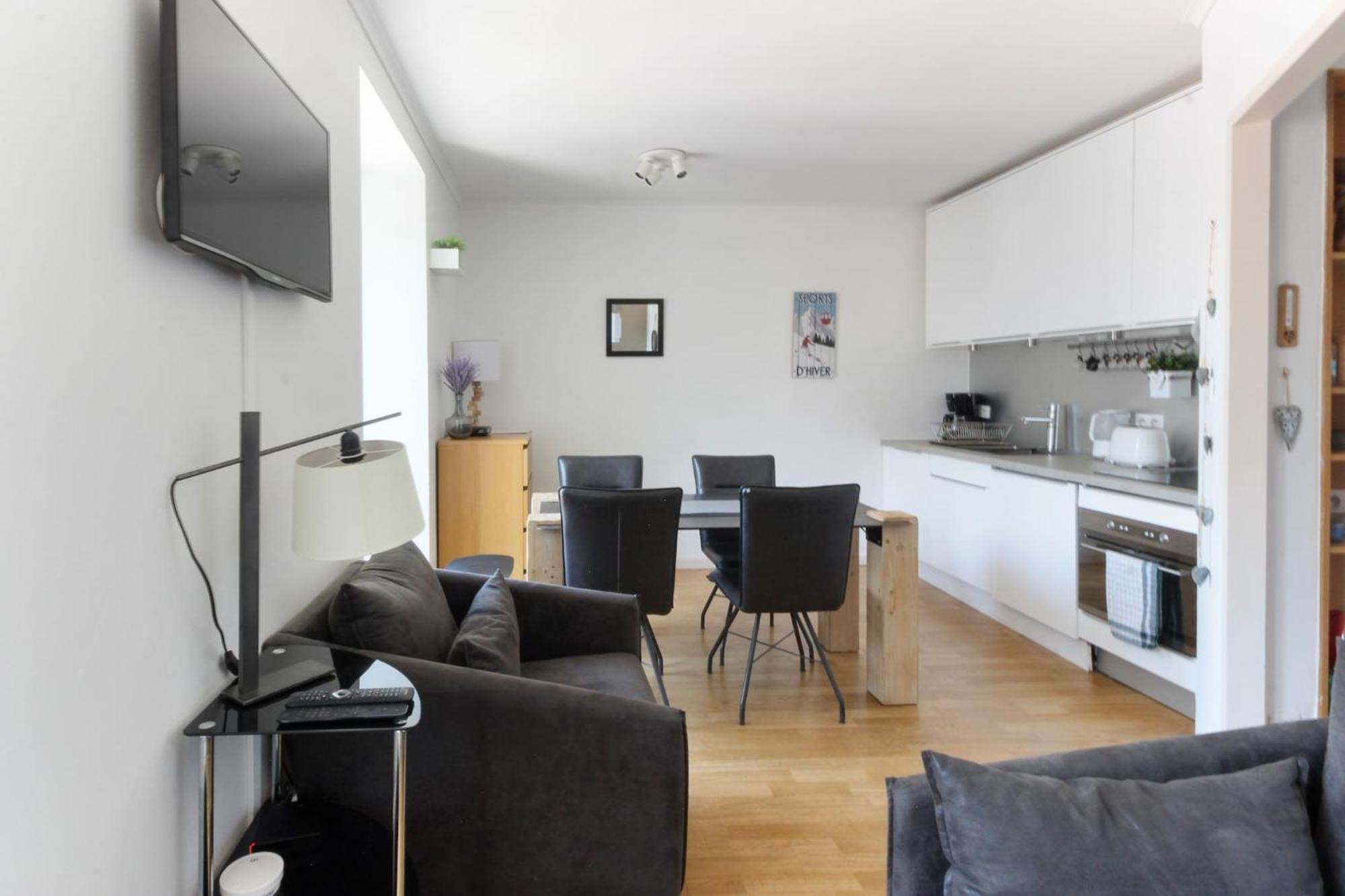 Nook 42 - The Loft - Central 2Br W/ Balcony Views Шамони Экстерьер фото