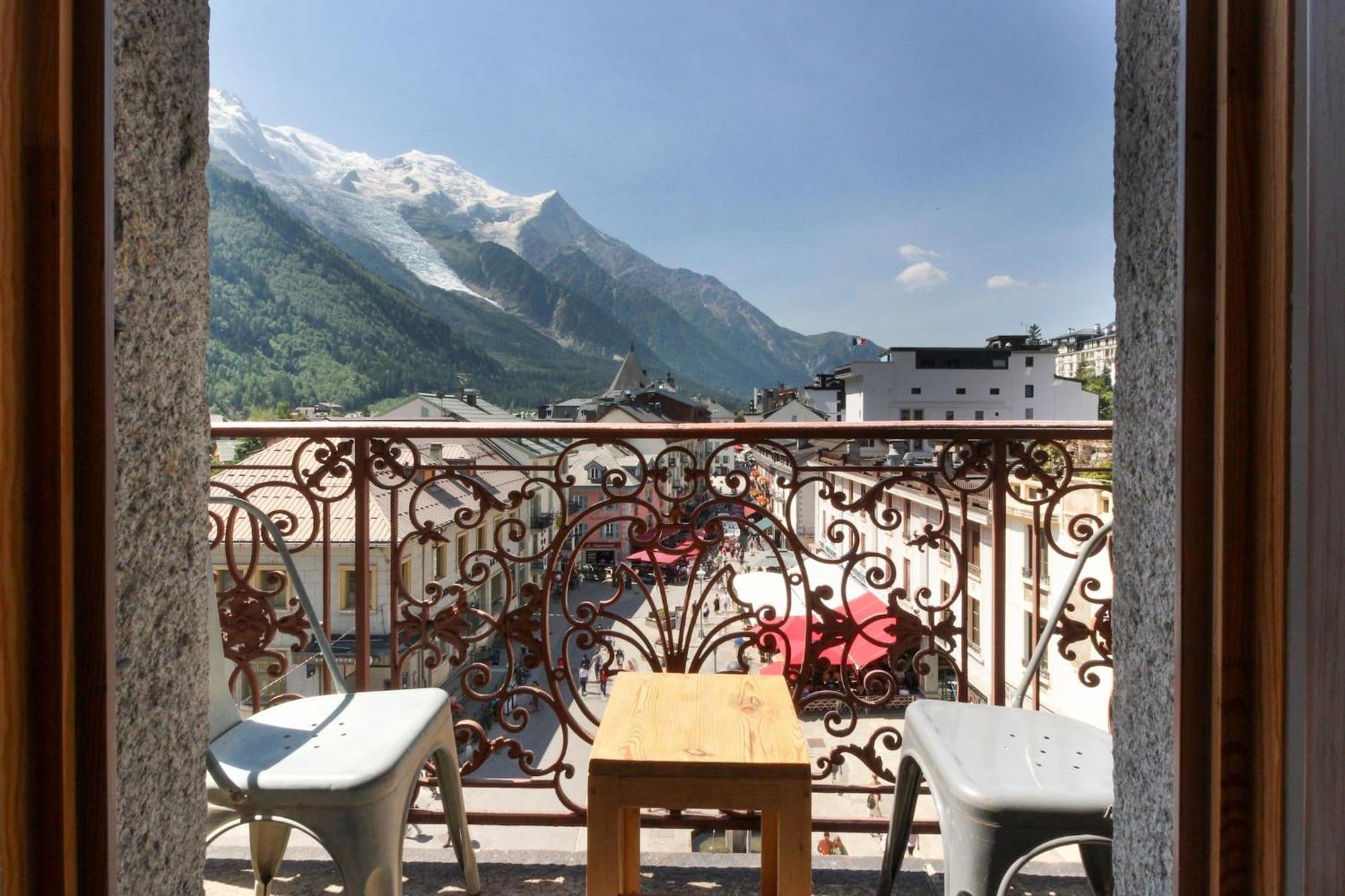 Nook 42 - The Loft - Central 2Br W/ Balcony Views Шамони Экстерьер фото